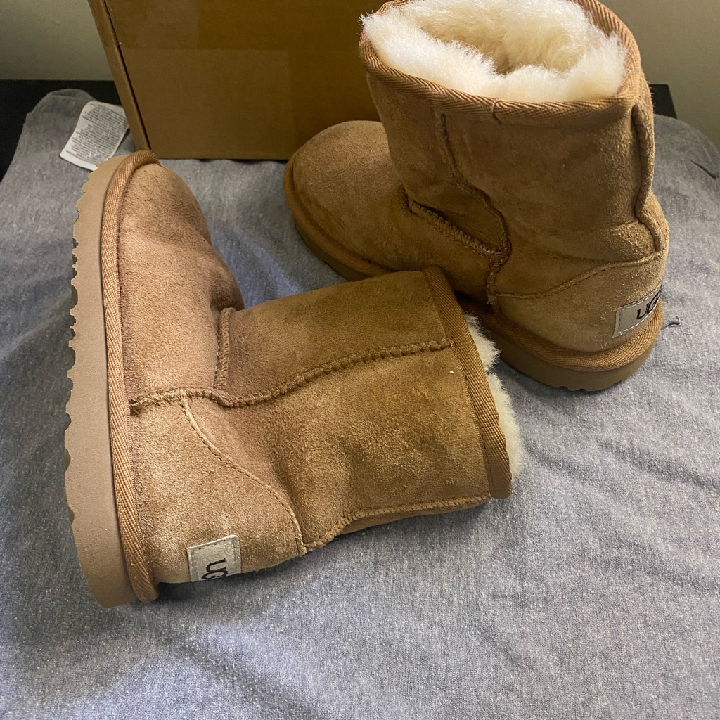 Ugg Australia Classic Winter Boots Tan Girls Size 12